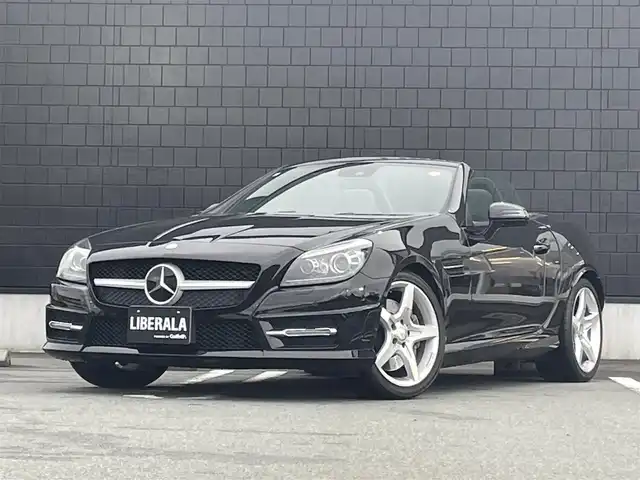 メルセデス・ベンツ ＳＬＫ２００ エクスクルーシブ 静岡県 2015(平27)年 4万km オブシディアンブラック AMGスポーツパッケージ/レーダーセーフティ軽減ブレーキACC/レーンキープ　ブラインドスポットモニター/ブラックレザーシートシートヒーター/CommandHDDナビフルセグTVBluetooth/パークトロニック/マジックスカイルーフ/エアスカーフ/キーレスゴー/赤シートベルト/ETC