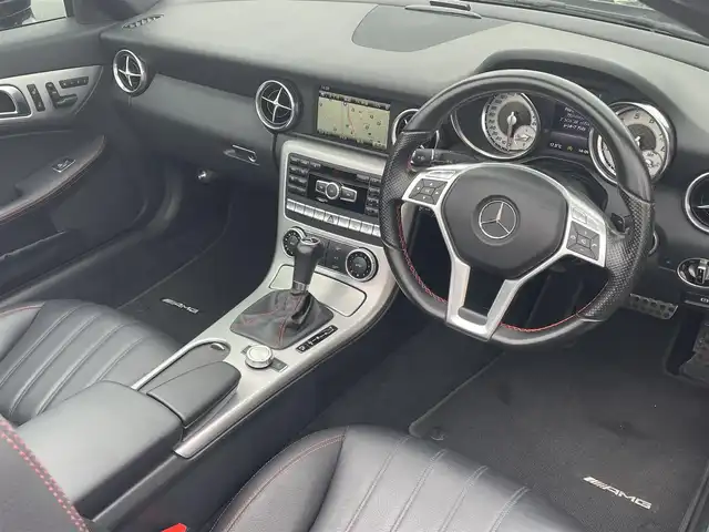 メルセデス・ベンツ ＳＬＫ２００ エクスクルーシブ 静岡県 2015(平27)年 4万km オブシディアンブラック AMGスポーツパッケージ/レーダーセーフティ軽減ブレーキACC/レーンキープ　ブラインドスポットモニター/ブラックレザーシートシートヒーター/CommandHDDナビフルセグTVBluetooth/パークトロニック/マジックスカイルーフ/エアスカーフ/キーレスゴー/赤シートベルト/ETC