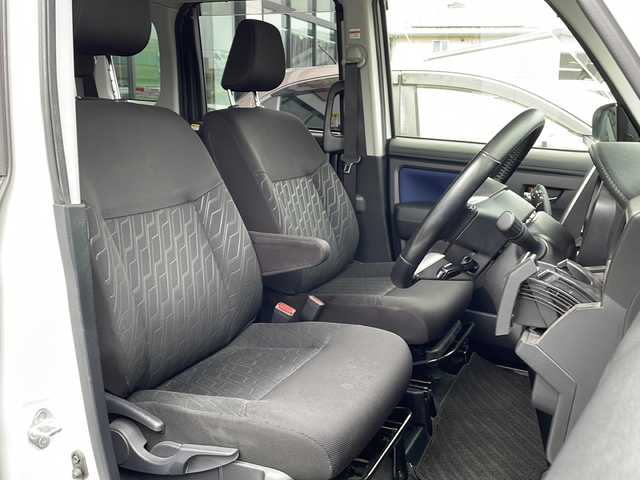 トヨタ タンク カスタムG 長野県 2020(令2)年 2.8万km パールホワイトⅢ 純正SDナビ（NSCN-W68）/FM・AM・CD・ワンセグテレビ/Bluetooth Audio/バックカメラ/純正14インチアルミホイール/衝突被害軽減ブレーキ/純正ドライブレコーダー/両側パワースライドドア/前後コーナーセンサー/クルーズコントロール/革巻きステアリング/ロールサンシェード/純正フロアマット/LEDヘッドライト/オートライト/フォグランプ/ドアバイザー/プッシュスタート/スマートキー/ETC2.0