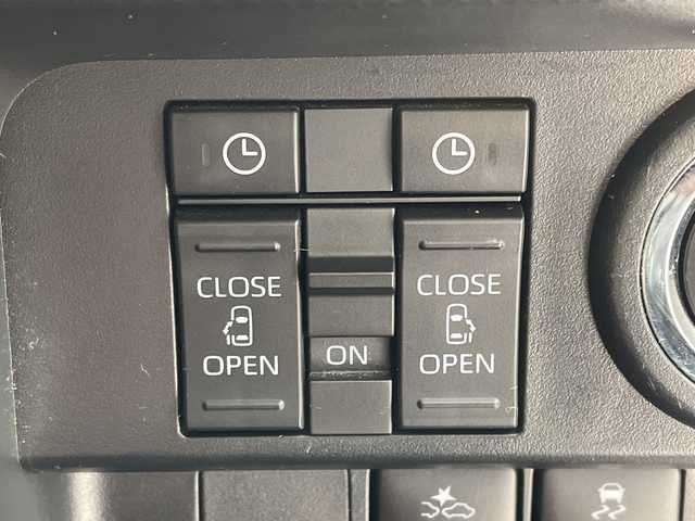 トヨタ ルーミー カスタムG 愛知県 2021(令3)年 3.7万km ファイアークォーツレッドM トヨタセーフティセンス/純正ナビ　SDカードなし/両側パワースライドドア/クルーズコントロール/バックカメラ/コーナーセンサー/純正アルミホイール/LEDヘッドライト/オートマチックハイビーム/ドライブレコーダー/衝突軽減システム/フルセグ/CD DVD/Bluetooth/ステアリングスイッチ/スマートキー/プッシュスタート