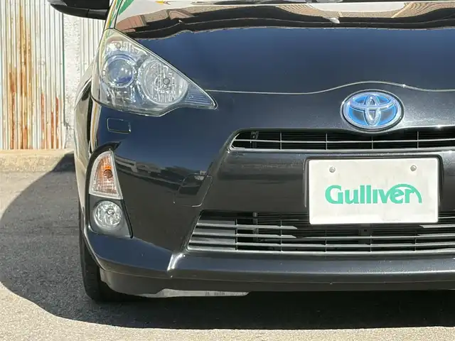 トヨタ アクア S 三重県 2012(平24)年 3.3万km ブラックマイカ ♪ワンオーナー/♪走行32463ｋｍ/スマートキー/プッシュスタート/純正ナビ/・フルセグ・CD・SD録音/・DVD再生/・Bluetoothオーディオ/・バックカメラ/ステアリングスイッチ/革巻ステアリング/LEDヘッドライト/フォグライト/オートライト/ウィンカーミラー/電格ミラー/プライバシーガラス/フロアマット/ドアバイザー/ETC