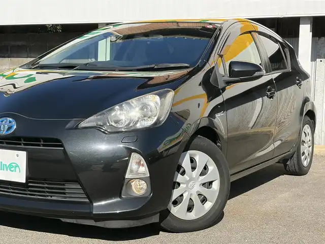 トヨタ アクア S 三重県 2012(平24)年 3.3万km ブラックマイカ ♪ワンオーナー/♪走行32463ｋｍ/スマートキー/プッシュスタート/純正ナビ/・フルセグ・CD・SD録音/・DVD再生/・Bluetoothオーディオ/・バックカメラ/ステアリングスイッチ/革巻ステアリング/LEDヘッドライト/フォグライト/オートライト/ウィンカーミラー/電格ミラー/プライバシーガラス/フロアマット/ドアバイザー/ETC