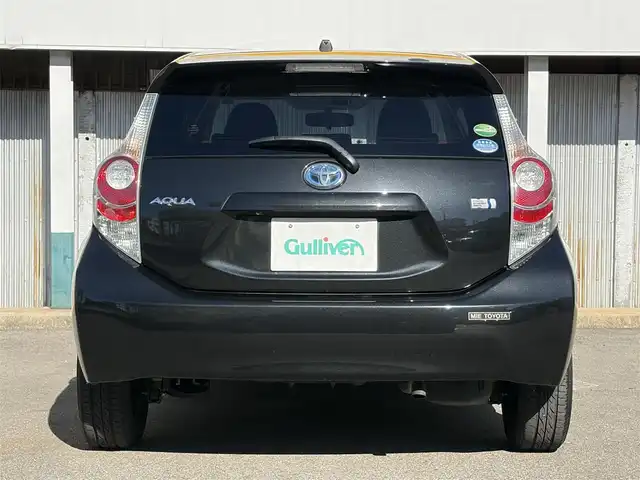 トヨタ アクア S 三重県 2012(平24)年 3.3万km ブラックマイカ ♪ワンオーナー/♪走行32463ｋｍ/スマートキー/プッシュスタート/純正ナビ/・フルセグ・CD・SD録音/・DVD再生/・Bluetoothオーディオ/・バックカメラ/ステアリングスイッチ/革巻ステアリング/LEDヘッドライト/フォグライト/オートライト/ウィンカーミラー/電格ミラー/プライバシーガラス/フロアマット/ドアバイザー/ETC