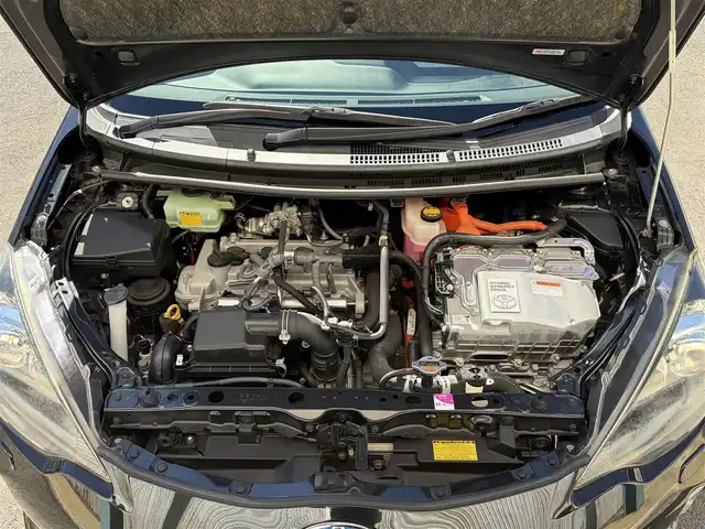 トヨタ アクア S 三重県 2012(平24)年 3.3万km ブラックマイカ ♪ワンオーナー/♪走行32463ｋｍ/スマートキー/プッシュスタート/純正ナビ/・フルセグ・CD・SD録音/・DVD再生/・Bluetoothオーディオ/・バックカメラ/ステアリングスイッチ/革巻ステアリング/LEDヘッドライト/フォグライト/オートライト/ウィンカーミラー/電格ミラー/プライバシーガラス/フロアマット/ドアバイザー/ETC