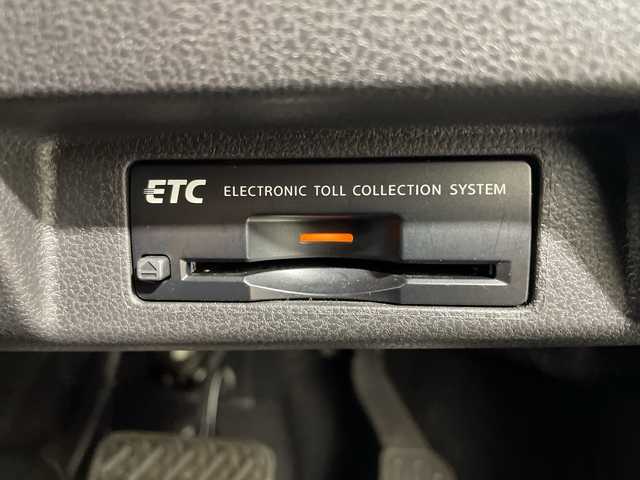 日産 リーフ G 神奈川県 2019(令1)年 4.7万km ダークメタルグレー 純正SDナビ/Bluetooth・CD・DVD・AUX・USB・HDD・フルセグTV/デジタルインナーミラー/クルーズコントロール/ブラインドスポットモニター/前側ドライブレコーダー/シートヒーター/バックカメラ/ETC/純正フロアマット/純正17インチアルミホイール/LEDヘッドライト/オートライト/スマートキー/横滑り防止装置/衝突被害軽減システム/保証書