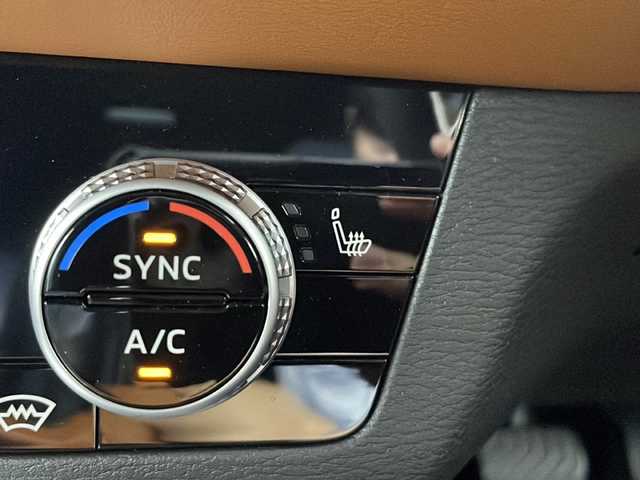 三菱 アウトランダー ＰＨＥＶ P 茨城県 2022(令4)年 4.4万km ホワイトダイヤモンド 純正ディスプレイオーディオ　ＢＯＳＥサウンド　電動リアゲート　ステアリングヒーター　全方位カメラ　レザーシート　パワーシート　シートヒーター　純正２０インチアルミホイール　純正フロアマット　充電ケーブフルセグテレビ