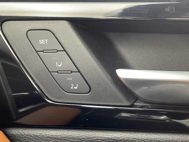 三菱 アウトランダー ＰＨＥＶ P 茨城県 2022(令4)年 4.4万km ホワイトダイヤモンド 純正ディスプレイオーディオ　ＢＯＳＥサウンド　電動リアゲート　ステアリングヒーター　全方位カメラ　レザーシート　パワーシート　シートヒーター　純正２０インチアルミホイール　純正フロアマット　充電ケーブフルセグテレビ