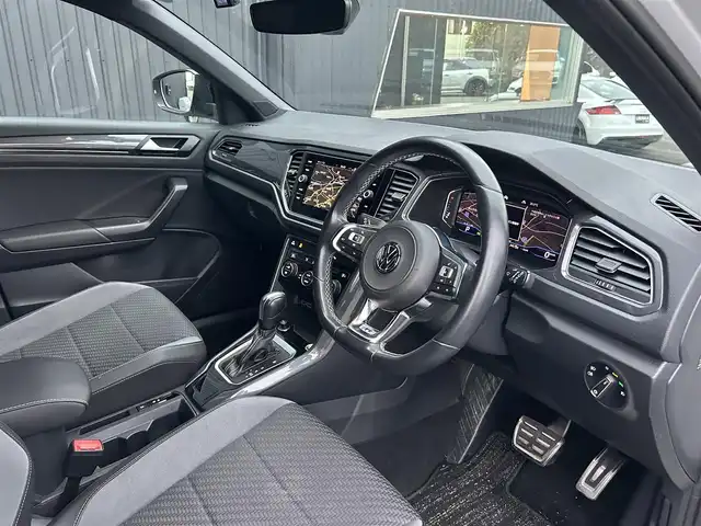 フォルクスワーゲン ＶＷ Ｔ－ロック TDI Rライン 福島県 2020(令2)年 2.4万km 白 ワンオーナー/アダプティブクルーズコントロール/ブラインドスポットモニター/レーンキープアシスト/アクティブ・インフォ・ディスプレイ/黒半革シート/パワーリアゲート/純正メモリナビ(BT/USB/CD/DVD)/AppleCarPlay/フルセグTV/バックカメラ/純正19AW/ハイビームアシスト/ドライブレコーダー(前方のみ)/ETC2.0/オートホールド/純正フロアマット/取扱説明書