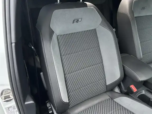 フォルクスワーゲン ＶＷ Ｔ－ロック TDI Rライン 福島県 2020(令2)年 2.4万km 白 ワンオーナー/アダプティブクルーズコントロール/ブラインドスポットモニター/レーンキープアシスト/アクティブ・インフォ・ディスプレイ/黒半革シート/パワーリアゲート/純正メモリナビ(BT/USB/CD/DVD)/AppleCarPlay/フルセグTV/バックカメラ/純正19AW/ハイビームアシスト/ドライブレコーダー(前方のみ)/ETC2.0/オートホールド/純正フロアマット/取扱説明書