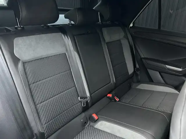 フォルクスワーゲン ＶＷ Ｔ－ロック TDI Rライン 福島県 2020(令2)年 2.4万km 白 ワンオーナー/アダプティブクルーズコントロール/ブラインドスポットモニター/レーンキープアシスト/アクティブ・インフォ・ディスプレイ/黒半革シート/パワーリアゲート/純正メモリナビ(BT/USB/CD/DVD)/AppleCarPlay/フルセグTV/バックカメラ/純正19AW/ハイビームアシスト/ドライブレコーダー(前方のみ)/ETC2.0/オートホールド/純正フロアマット/取扱説明書