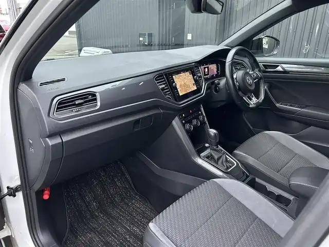 フォルクスワーゲン ＶＷ Ｔ－ロック TDI Rライン 福島県 2020(令2)年 2.4万km 白 ワンオーナー/アダプティブクルーズコントロール/ブラインドスポットモニター/レーンキープアシスト/アクティブ・インフォ・ディスプレイ/黒半革シート/パワーリアゲート/純正メモリナビ(BT/USB/CD/DVD)/AppleCarPlay/フルセグTV/バックカメラ/純正19AW/ハイビームアシスト/ドライブレコーダー(前方のみ)/ETC2.0/オートホールド/純正フロアマット/取扱説明書
