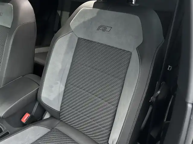 フォルクスワーゲン ＶＷ Ｔ－ロック TDI Rライン 福島県 2020(令2)年 2.4万km 白 ワンオーナー/アダプティブクルーズコントロール/ブラインドスポットモニター/レーンキープアシスト/アクティブ・インフォ・ディスプレイ/黒半革シート/パワーリアゲート/純正メモリナビ(BT/USB/CD/DVD)/AppleCarPlay/フルセグTV/バックカメラ/純正19AW/ハイビームアシスト/ドライブレコーダー(前方のみ)/ETC2.0/オートホールド/純正フロアマット/取扱説明書