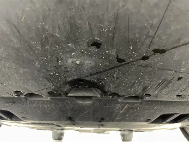 トヨタ プリウス Sツーリングセレクション 福島県 2019(平31)年 2.5万km グレーメタリック トヨタセーフティセンス/・プリクラッシュセーフティシステム/・レーンディパーチャーアラート/・オートマチックハイビーム/・レーダークルーズコントロール/クリアランスソナー/純正9インチナビ：NSZT-Y68T/・フルセグ/CD/DVD/SD/BT/FM/AM/・バックカメラ/・ETC2.0/革巻きステアリング/・ステアイングスイッチ/レザーシート/・シートヒーター/・ベンチレーションシート/ＬＥＤヘッドライト/・LEDフォグランプ/・オートライト/純正フロアマット/ドアバイザー/スマートキー/・プッシュスタート/純正17インチAW