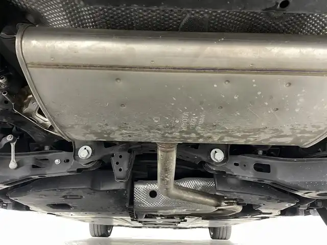 トヨタ プリウス Sツーリングセレクション 福島県 2019(平31)年 2.5万km グレーメタリック トヨタセーフティセンス/・プリクラッシュセーフティシステム/・レーンディパーチャーアラート/・オートマチックハイビーム/・レーダークルーズコントロール/クリアランスソナー/純正9インチナビ：NSZT-Y68T/・フルセグ/CD/DVD/SD/BT/FM/AM/・バックカメラ/・ETC2.0/革巻きステアリング/・ステアイングスイッチ/レザーシート/・シートヒーター/・ベンチレーションシート/ＬＥＤヘッドライト/・LEDフォグランプ/・オートライト/純正フロアマット/ドアバイザー/スマートキー/・プッシュスタート/純正17インチAW
