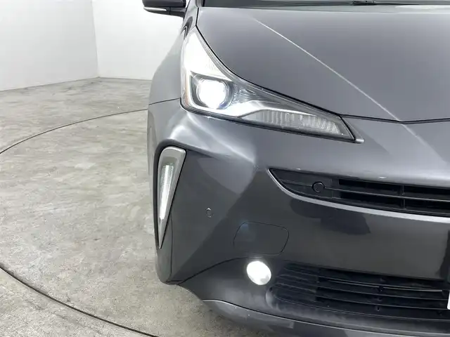 トヨタ プリウス Sツーリングセレクション 福島県 2019(平31)年 2.5万km グレーメタリック トヨタセーフティセンス/・プリクラッシュセーフティシステム/・レーンディパーチャーアラート/・オートマチックハイビーム/・レーダークルーズコントロール/クリアランスソナー/純正9インチナビ：NSZT-Y68T/・フルセグ/CD/DVD/SD/BT/FM/AM/・バックカメラ/・ETC2.0/革巻きステアリング/・ステアイングスイッチ/レザーシート/・シートヒーター/・ベンチレーションシート/ＬＥＤヘッドライト/・LEDフォグランプ/・オートライト/純正フロアマット/ドアバイザー/スマートキー/・プッシュスタート/純正17インチAW