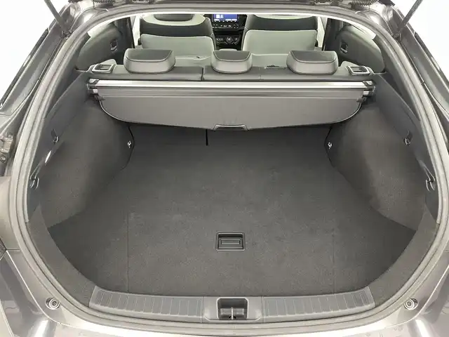 トヨタ プリウス Sツーリングセレクション 福島県 2019(平31)年 2.5万km グレーメタリック トヨタセーフティセンス/・プリクラッシュセーフティシステム/・レーンディパーチャーアラート/・オートマチックハイビーム/・レーダークルーズコントロール/クリアランスソナー/純正9インチナビ：NSZT-Y68T/・フルセグ/CD/DVD/SD/BT/FM/AM/・バックカメラ/・ETC2.0/革巻きステアリング/・ステアイングスイッチ/レザーシート/・シートヒーター/・ベンチレーションシート/ＬＥＤヘッドライト/・LEDフォグランプ/・オートライト/純正フロアマット/ドアバイザー/スマートキー/・プッシュスタート/純正17インチAW