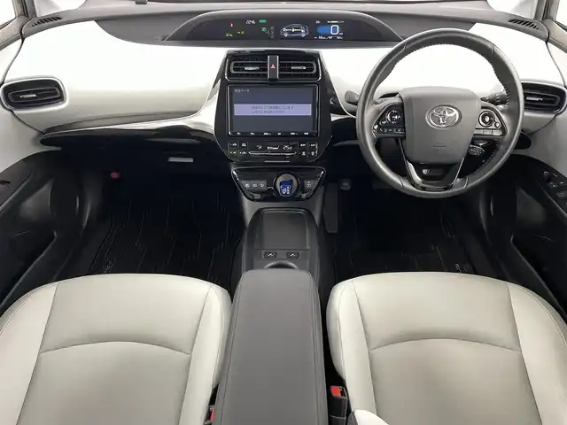 トヨタ プリウス Sツーリングセレクション 福島県 2019(平31)年 2.5万km グレーメタリック トヨタセーフティセンス/・プリクラッシュセーフティシステム/・レーンディパーチャーアラート/・オートマチックハイビーム/・レーダークルーズコントロール/クリアランスソナー/純正9インチナビ：NSZT-Y68T/・フルセグ/CD/DVD/SD/BT/FM/AM/・バックカメラ/・ETC2.0/革巻きステアリング/・ステアイングスイッチ/レザーシート/・シートヒーター/・ベンチレーションシート/ＬＥＤヘッドライト/・LEDフォグランプ/・オートライト/純正フロアマット/ドアバイザー/スマートキー/・プッシュスタート/純正17インチAW