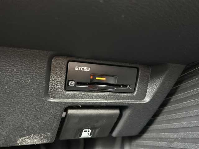 日産 ノート X 静岡県 2021(令3)年 1.7万km ガーネットレッド 純正ナビ/・ラジオ/フルセグTV/・USB/Apple CarPlay/HDMI/主要装備/・全方位カメラ　/・ＥＴＣ　/・レーンキープアシスト　/・デジタルインナーミラー　/・ＢＳＭ　コーナーセンサー　/・置くだけ充電　/・オートホールド　/・オートライト　/・オートハイビーム　/・ドライブレコーダー　/・ＬＥＤヘッドライト/・ステアリングリモコン/・プッシュスタート/・スマートキー/・プロパイロット/・エマージェンシーブレーキ/・純正アルミキャップ/・LEDフォグランプ
