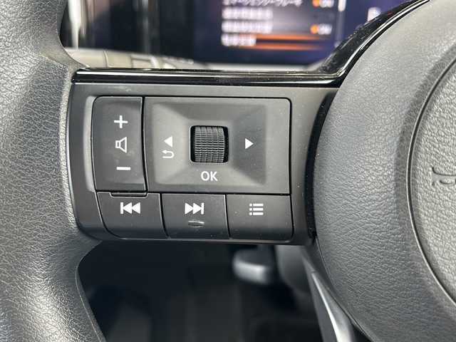 日産 ノート X 静岡県 2021(令3)年 1.7万km ガーネットレッド 純正ナビ/・ラジオ/フルセグTV/・USB/Apple CarPlay/HDMI/主要装備/・全方位カメラ　/・ＥＴＣ　/・レーンキープアシスト　/・デジタルインナーミラー　/・ＢＳＭ　コーナーセンサー　/・置くだけ充電　/・オートホールド　/・オートライト　/・オートハイビーム　/・ドライブレコーダー　/・ＬＥＤヘッドライト/・ステアリングリモコン/・プッシュスタート/・スマートキー/・プロパイロット/・エマージェンシーブレーキ/・純正アルミキャップ/・LEDフォグランプ