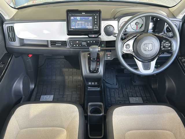 ホンダ Ｎ ＯＮＥ オリジナル 静岡県 2021(令3)年 2.3万km プレミアムアイボリーパールⅡ 純正ディスプレイオーディオ/・CD/・DVD/・ワンセグＴＶ/・Bluetooth/・USB/・AM/・FM/主要装備/・衝突軽減/・レーンキープ/・追従クルコン/・コーナーセンサー後/・バックカメラ/・ハーフレザーシート/・ステリモ/・電動パーキングブレーキ/・オートホールド/・LEDヘッドライト/・オートライト/・オートハイビーム/・スマートキー/・プッシュスタート/・純正フロアマット