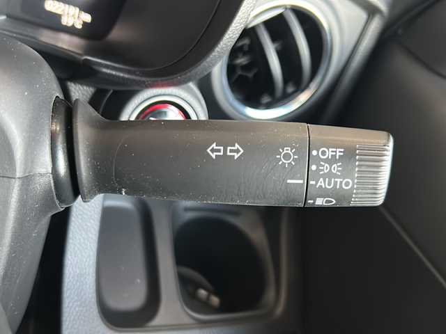 ホンダ Ｎ ＯＮＥ オリジナル 静岡県 2021(令3)年 2.3万km プレミアムアイボリーパールⅡ 純正ディスプレイオーディオ/・CD/・DVD/・ワンセグＴＶ/・Bluetooth/・USB/・AM/・FM/主要装備/・衝突軽減/・レーンキープ/・追従クルコン/・コーナーセンサー後/・バックカメラ/・ハーフレザーシート/・ステリモ/・電動パーキングブレーキ/・オートホールド/・LEDヘッドライト/・オートライト/・オートハイビーム/・スマートキー/・プッシュスタート/・純正フロアマット