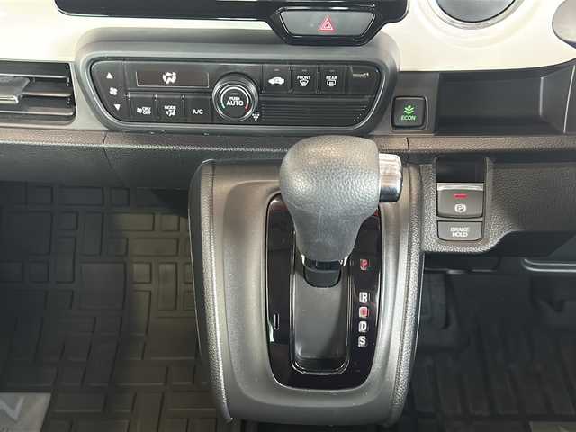 ホンダ Ｎ ＯＮＥ オリジナル 静岡県 2021(令3)年 2.3万km プレミアムアイボリーパールⅡ 純正ディスプレイオーディオ/・CD/・DVD/・ワンセグＴＶ/・Bluetooth/・USB/・AM/・FM/主要装備/・衝突軽減/・レーンキープ/・追従クルコン/・コーナーセンサー後/・バックカメラ/・ハーフレザーシート/・ステリモ/・電動パーキングブレーキ/・オートホールド/・LEDヘッドライト/・オートライト/・オートハイビーム/・スマートキー/・プッシュスタート/・純正フロアマット