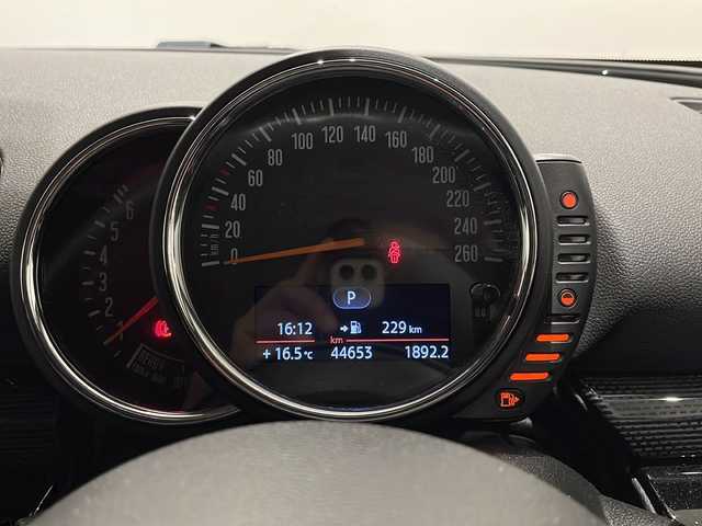 ＭＩＮＩ ミニ クラブマン クーパー 新潟県 2017(平29)年 4.5万km ピュアバーガンディー ペッパーパッケージ/オートスピードコントロール装置/リア・ビュー・カメラ/ナビゲーション・システム/USB/AUX/Bluetooth接続/アイドリングストップ/オートライト/オートエアコン/スマートキー/インナー型ETC/プッシュスタート