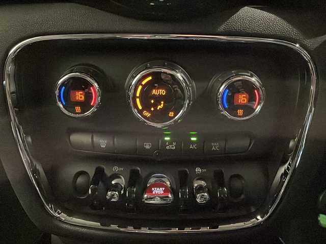 ＭＩＮＩ ミニ クラブマン クーパー 新潟県 2017(平29)年 4.5万km ピュアバーガンディー ペッパーパッケージ/オートスピードコントロール装置/リア・ビュー・カメラ/ナビゲーション・システム/USB/AUX/Bluetooth接続/アイドリングストップ/オートライト/オートエアコン/スマートキー/インナー型ETC/プッシュスタート