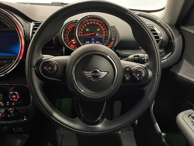 ＭＩＮＩ ミニ クラブマン クーパー 新潟県 2017(平29)年 4.5万km ピュアバーガンディー ペッパーパッケージ/オートスピードコントロール装置/リア・ビュー・カメラ/ナビゲーション・システム/USB/AUX/Bluetooth接続/アイドリングストップ/オートライト/オートエアコン/スマートキー/インナー型ETC/プッシュスタート