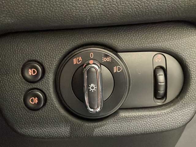 ＭＩＮＩ ミニ クラブマン クーパー 新潟県 2017(平29)年 4.5万km ピュアバーガンディー ペッパーパッケージ/オートスピードコントロール装置/リア・ビュー・カメラ/ナビゲーション・システム/USB/AUX/Bluetooth接続/アイドリングストップ/オートライト/オートエアコン/スマートキー/インナー型ETC/プッシュスタート