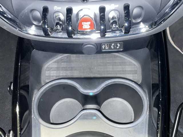 ＭＩＮＩ ミニ クラブマン クーパー 新潟県 2017(平29)年 4.5万km ピュアバーガンディー ペッパーパッケージ/オートスピードコントロール装置/リア・ビュー・カメラ/ナビゲーション・システム/USB/AUX/Bluetooth接続/アイドリングストップ/オートライト/オートエアコン/スマートキー/インナー型ETC/プッシュスタート