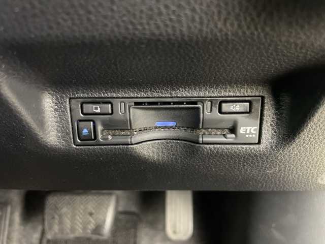 トヨタ シエンタ ハイブリッド G 道央・札幌 2022(令4)年 4.4万km アーバンカーキ ・4WD/・寒冷地仕様/・純正8インチディスプレイオーディオ/・BT&USB&AppleCarPlay&AndroidAuto/・両側パワースライドドア/・バックカメラ/・トヨタセーフティセンス/・ブラインドスポットモニター/・レーンキープアシスト/・アダプティブクルーズコントロール/・横滑り防止装置/・ビルトインETC/・AC100V/1500W/・フロントワイパーデアイサー/・ドアミラーヒーター/・LEDヘッドライト/・オートライト/・オートマチックハイビーム/・スマートキー/・積込冬タイヤスチール付