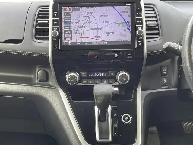 日産 セレナ ハイウェイスター G 群馬県 2017(平29)年 8.6万km ブリリアントホワイトパール 純正9型ナビ(MM516D-L)/CD・DVD・BD・SD/USB・BT・フルセグTV/両側パワースライドドア/アラウンドビューモニター/ビルトインETC/横滑り防止装置/エマージェンシーブレーキ/アイドリングストップ/純正アルミホイール/純正フロアマット/取説・保証書/スマートキー×2