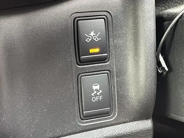 日産 セレナ ハイウェイスター G 群馬県 2017(平29)年 8.6万km ブリリアントホワイトパール 純正9型ナビ(MM516D-L)/CD・DVD・BD・SD/USB・BT・フルセグTV/両側パワースライドドア/アラウンドビューモニター/ビルトインETC/横滑り防止装置/エマージェンシーブレーキ/アイドリングストップ/純正アルミホイール/純正フロアマット/取説・保証書/スマートキー×2