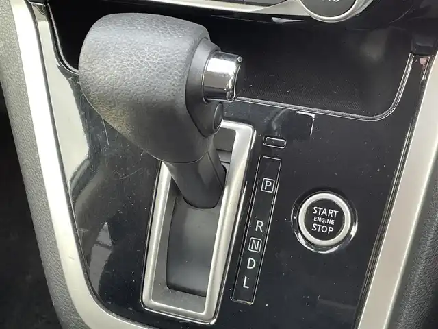 日産 セレナ ハイウェイスター G 群馬県 2017(平29)年 8.6万km ブリリアントホワイトパール 純正9型ナビ(MM516D-L)/CD・DVD・BD・SD/USB・BT・フルセグTV/両側パワースライドドア/アラウンドビューモニター/ビルトインETC/横滑り防止装置/エマージェンシーブレーキ/アイドリングストップ/純正アルミホイール/純正フロアマット/取説・保証書/スマートキー×2