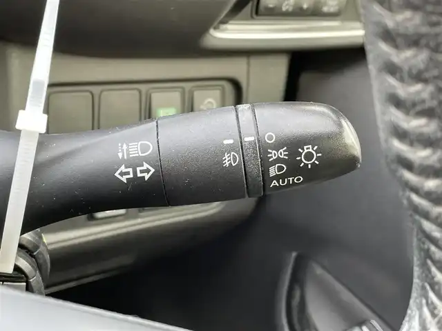 日産 セレナ ハイウェイスター G 群馬県 2017(平29)年 8.6万km ブリリアントホワイトパール 純正9型ナビ(MM516D-L)/CD・DVD・BD・SD/USB・BT・フルセグTV/両側パワースライドドア/アラウンドビューモニター/ビルトインETC/横滑り防止装置/エマージェンシーブレーキ/アイドリングストップ/純正アルミホイール/純正フロアマット/取説・保証書/スマートキー×2