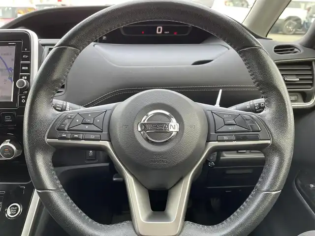 日産 セレナ ハイウェイスター G 群馬県 2017(平29)年 8.6万km ブリリアントホワイトパール 純正9型ナビ(MM516D-L)/CD・DVD・BD・SD/USB・BT・フルセグTV/両側パワースライドドア/アラウンドビューモニター/ビルトインETC/横滑り防止装置/エマージェンシーブレーキ/アイドリングストップ/純正アルミホイール/純正フロアマット/取説・保証書/スマートキー×2