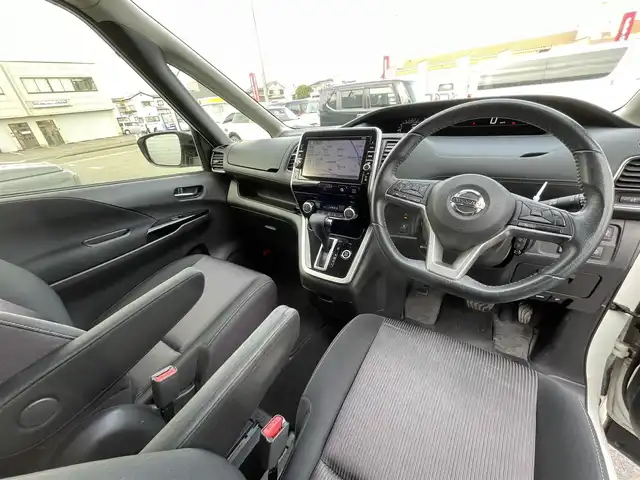 日産 セレナ ハイウェイスター G 群馬県 2017(平29)年 8.6万km ブリリアントホワイトパール 純正9型ナビ(MM516D-L)/CD・DVD・BD・SD/USB・BT・フルセグTV/両側パワースライドドア/アラウンドビューモニター/ビルトインETC/横滑り防止装置/エマージェンシーブレーキ/アイドリングストップ/純正アルミホイール/純正フロアマット/取説・保証書/スマートキー×2