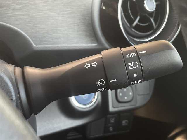 トヨタ アクア S スタイルブラック 愛知県 2018(平30)年 2.4万km ダークブルーマイカ 純正9型SDナビ/（フルセグTV/CD/DVD/BT/SD/FM/AM）/バックカメラ　/前後ドラレコ　/ＥＴＣ　/トヨタセーフティセンス/・クリアランスソナー　/・先行車発進　/・パーキングサポートブレーキ　/・衝突軽減システム　/・オートマチックハイビーム　/・レーンアシスト　/ドアバイザー　/ステアリングリモコン/純正フロアマット/純正LEDヘッドライト/フォグランプ