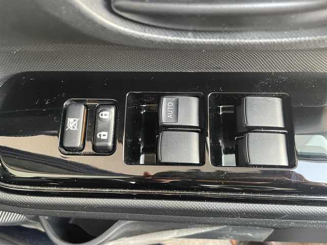 トヨタ アクア S スタイルブラック 愛知県 2018(平30)年 2.4万km ダークブルーマイカ 純正9型SDナビ/（フルセグTV/CD/DVD/BT/SD/FM/AM）/バックカメラ　/前後ドラレコ　/ＥＴＣ　/トヨタセーフティセンス/・クリアランスソナー　/・先行車発進　/・パーキングサポートブレーキ　/・衝突軽減システム　/・オートマチックハイビーム　/・レーンアシスト　/ドアバイザー　/ステアリングリモコン/純正フロアマット/純正LEDヘッドライト/フォグランプ