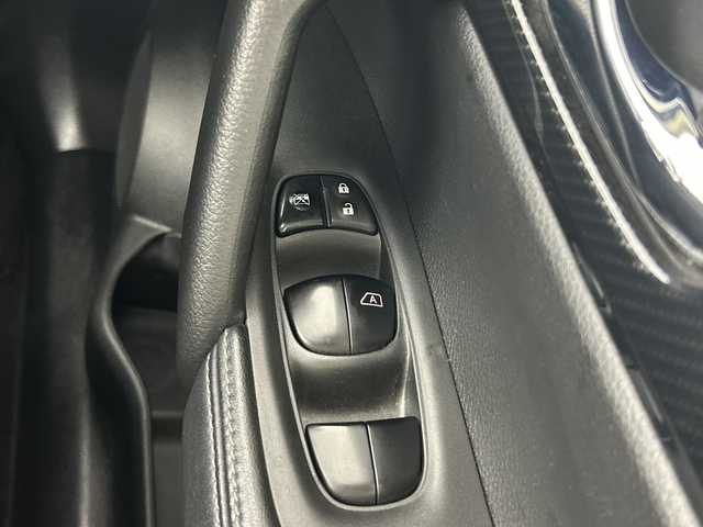 日産 エクストレイル 20Xi 愛知県 2019(平31)年 5.6万km ブリリアントホワイトパール 禁煙車/純正9インチナビ/DVD/CD/Bluetooth/FM/AM/フルセグTV/衝突軽減ブレーキ/デジタルインナーミラー/プロパイロット/レーンキープアシスト/前後コーナーセンサー/電動リアゲート/アラウンドビューモニター/純正ＥＴＣ/ＬＥＤヘッドライト/オートライト/純正アルミホイール/純正フロアマット