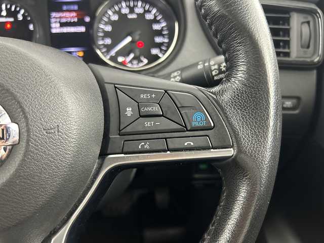 日産 エクストレイル 20Xi 愛知県 2019(平31)年 5.6万km ブリリアントホワイトパール 禁煙車/純正9インチナビ/DVD/CD/Bluetooth/FM/AM/フルセグTV/衝突軽減ブレーキ/デジタルインナーミラー/プロパイロット/レーンキープアシスト/前後コーナーセンサー/電動リアゲート/アラウンドビューモニター/純正ＥＴＣ/ＬＥＤヘッドライト/オートライト/純正アルミホイール/純正フロアマット