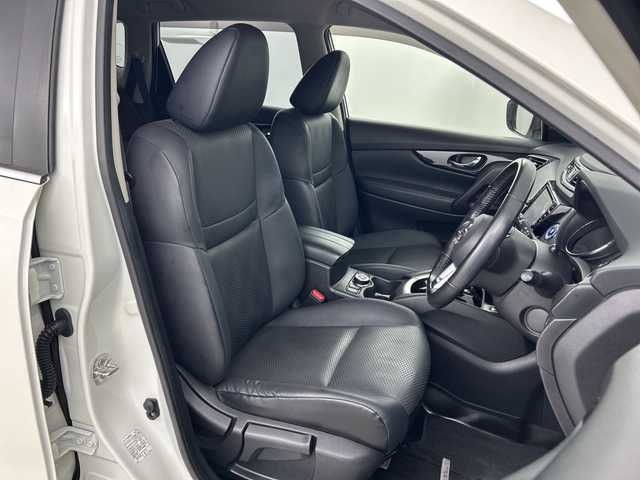日産 エクストレイル 20Xi 愛知県 2019(平31)年 5.6万km ブリリアントホワイトパール 禁煙車/純正9インチナビ/DVD/CD/Bluetooth/FM/AM/フルセグTV/衝突軽減ブレーキ/デジタルインナーミラー/プロパイロット/レーンキープアシスト/前後コーナーセンサー/電動リアゲート/アラウンドビューモニター/純正ＥＴＣ/ＬＥＤヘッドライト/オートライト/純正アルミホイール/純正フロアマット