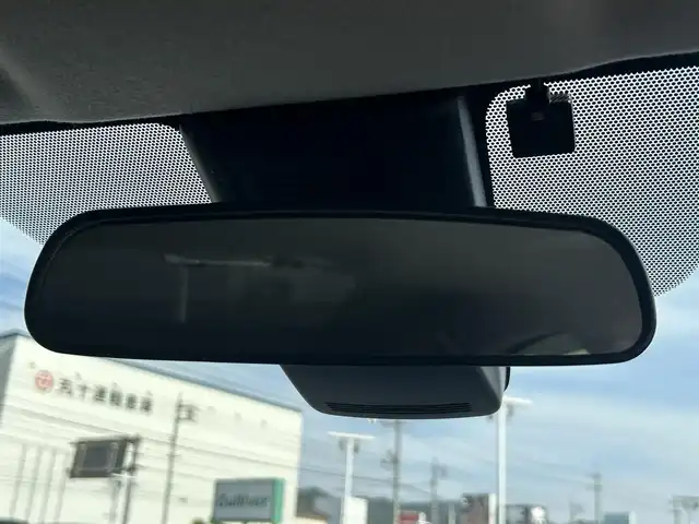 トヨタ アクア クロスオーバー 岡山県 2017(平29)年 5.4万km ライムホワイトパールクリスタルシャイン 登録時走行距離53957km/純正ナビ（NSZT-W66T)/フルセグTV(AM.FM.CD.DVD.TV.BT)/バックカメラ/ETC2.0/前後ドライブレコーダー/シートヒーター/衝突軽減ブレーキ/横滑り防止装置/車線逸脱警報（レーンキープアシスト）/オートライト/オートマチックハイビーム/アイドリングストップ/16インチ純正AW/純正フロアマット/ハーフレザーシート/プッシュスタート/スマートキー/ワンオーナー