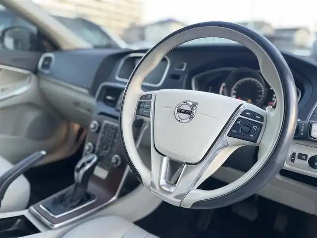 ボルボ Ｖ４０ D4 インスクリプション 栃木県 2016(平28)年 5.9万km デニムブルーメタリック Harman/Kardon/純正ナビ（BT/ワンセグ）/アダプティブクルーズコントロール/ブラインドスポットモニター/レーン・キーピング・エイド/パワーシート（D/N席）/シートヒーター（D/N席）/シートメモリー（D席）/ETC/パドルシフト/プッシュスタート/スマートキー