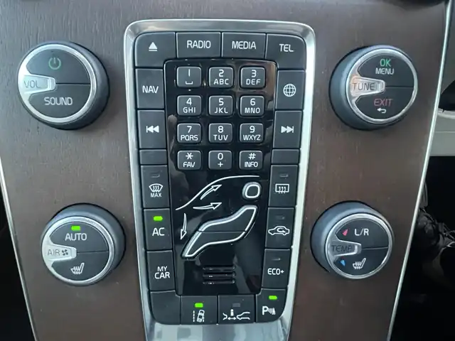 ボルボ Ｖ４０ D4 インスクリプション 栃木県 2016(平28)年 5.9万km デニムブルーメタリック Harman/Kardon/純正ナビ（BT/ワンセグ）/アダプティブクルーズコントロール/ブラインドスポットモニター/レーン・キーピング・エイド/パワーシート（D/N席）/シートヒーター（D/N席）/シートメモリー（D席）/ETC/パドルシフト/プッシュスタート/スマートキー