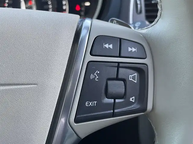 ボルボ Ｖ４０ D4 インスクリプション 栃木県 2016(平28)年 5.9万km デニムブルーメタリック Harman/Kardon/純正ナビ（BT/ワンセグ）/アダプティブクルーズコントロール/ブラインドスポットモニター/レーン・キーピング・エイド/パワーシート（D/N席）/シートヒーター（D/N席）/シートメモリー（D席）/ETC/パドルシフト/プッシュスタート/スマートキー