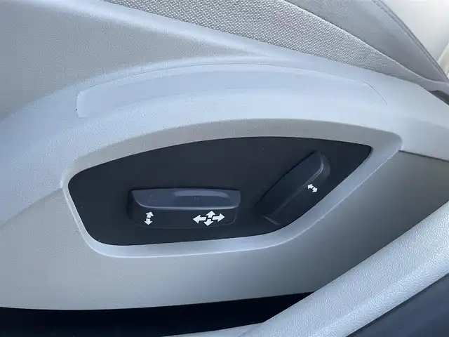 ボルボ Ｖ４０ D4 インスクリプション 栃木県 2016(平28)年 5.9万km デニムブルーメタリック Harman/Kardon/純正ナビ（BT/ワンセグ）/アダプティブクルーズコントロール/ブラインドスポットモニター/レーン・キーピング・エイド/パワーシート（D/N席）/シートヒーター（D/N席）/シートメモリー（D席）/ETC/パドルシフト/プッシュスタート/スマートキー