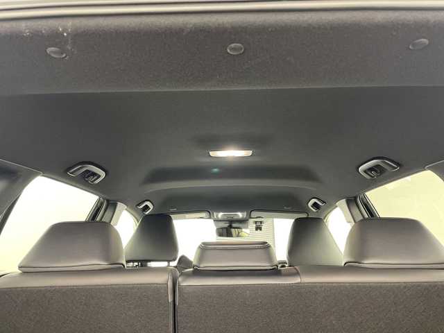 トヨタ カローラ クロス ハイブリッド Z 群馬県 2024(令6)年 2.3万km アティチュードブラックマイカ 純正１０．５型ナビ　/バックカメラ　/フルセグＴＶ　/ＥＴＣ２．０　/ハーフレザーシート　/シートヒーター　/電動リアゲート　/純正アルミホイール　/衝突被害軽減ブレーキ　/レーンアシスト　/ＬＥＤヘッドライト　/禁煙車