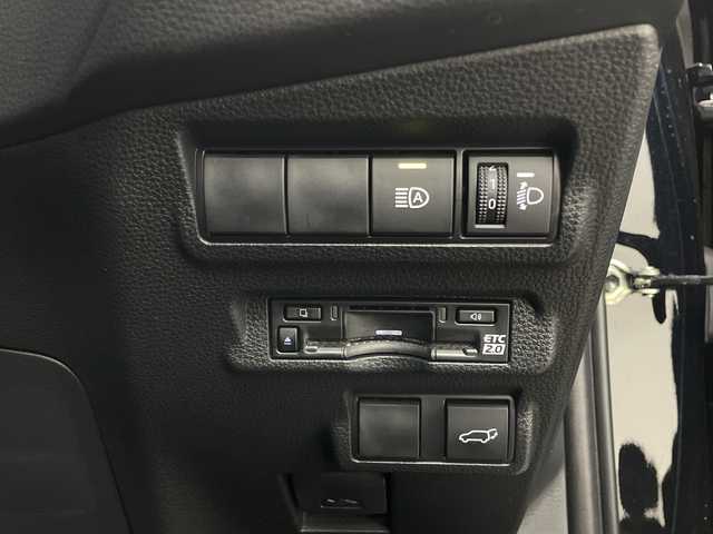 トヨタ カローラ クロス ハイブリッド Z 群馬県 2024(令6)年 2.3万km アティチュードブラックマイカ 純正１０．５型ナビ　/バックカメラ　/フルセグＴＶ　/ＥＴＣ２．０　/ハーフレザーシート　/シートヒーター　/電動リアゲート　/純正アルミホイール　/衝突被害軽減ブレーキ　/レーンアシスト　/ＬＥＤヘッドライト　/禁煙車